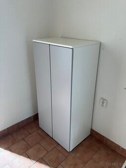 Skříň