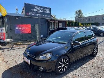 VW Golf 1.6 MPi Senzory, ALU, Výhřev Sedadel