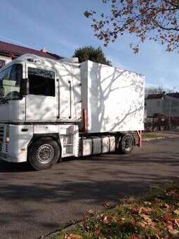 Obytná nástavba na tahače