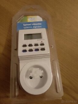 Spínací programovatelná zásuvka s oamětí