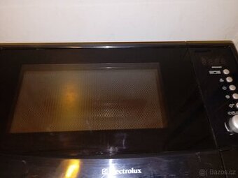Mikrovlnka Electrolux s displejem