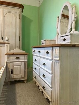 Vintage kompletní dřevěná ložnice, bílá Shabby Chic styl