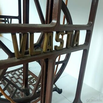 Šicí stroj - funkční