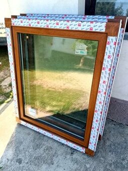 Okno 117 x 113 cm,, doprava