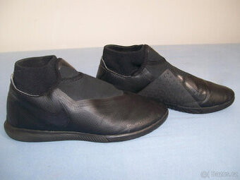 Sportovní obuv dětská  ADIDAS  GHOST - č. 40  (nebarvící)