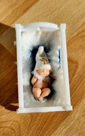 Prodám miminka v košíku a postýlce.