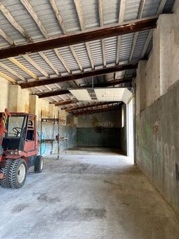 Pronájem skladu 319m2 a pozemku 1321m2, obec Poutnov