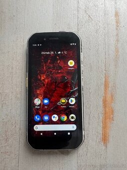 Odolný telefon CAT S42-Android 11 - 1