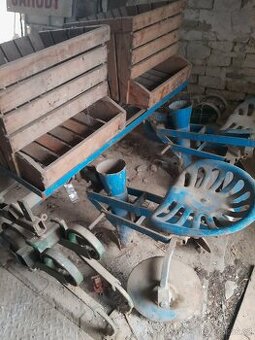 Dvouřádkový sazeč brambor - 1