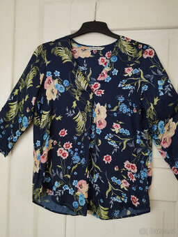 halenka s květinami s 3/4 rukávem
