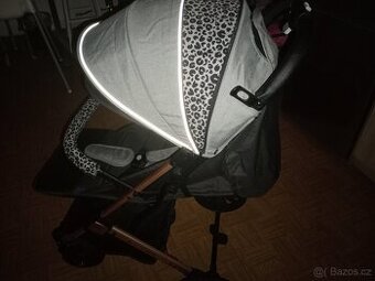 Sportovní kočárek momi