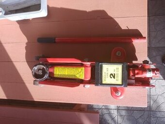 Hydraulický zvedák