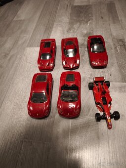 autíčka ferrari shell 6 ks