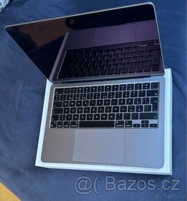 MacBook Air 13” M2 2022 Vesmírně šedý