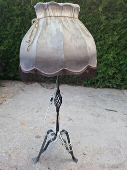 Stojací lampa s kovanou nohou výška 120cm