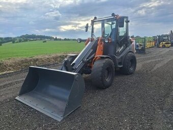 Prodám nakládač Hitachi ZW95-6V - 1
