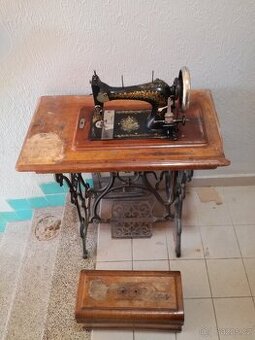 Pfaff šicí stroj - model K z roku 1900