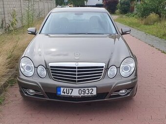 Mercedes E280 W211 170kW  benzin najeto 86tkm r.v.2007