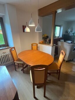 Jídelní stůl a židle