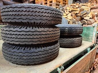 Pneu 8,25-15