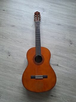 Kytara YAMAHA C40 II