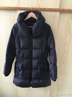 Dámská péřová bunda Levi’s, vel. 38