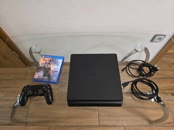 PlayStation 4 1 TB + 1x ovladač + HDMI kabel + Hra