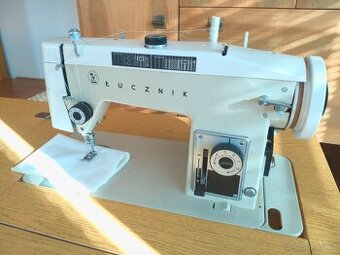 Šicí stroj Lucznik