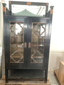 Starožitná vitrína  – krásný kus – cca 30. léta