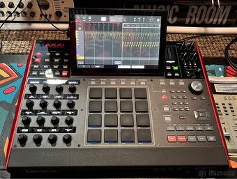 AKAI MPC X + 2TB SSD Samsung Evo (100% stav)