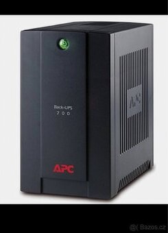 APC B700UI záložní zdroj