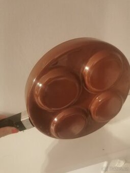 Smaltovane nadobi, livanecnik