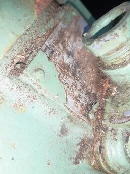 Elektromotor s uhlovou převodovkou