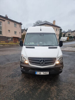 Mercedes Sprinter bus