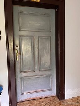 KOUPÍM staré dveře.