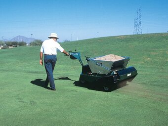 Topdresser Turfco mete r matic