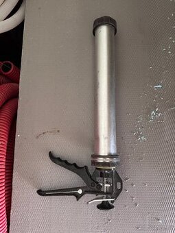 Pistole na polyuretan