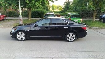 Lexus LS600h Long Prezidentská verze