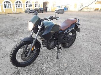 UM Renegate Scrabler Classic 125 - 1