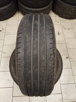 Prodám 2 ks Letní pneumatiky 215/60 R16