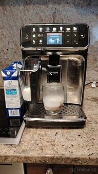 Automatický kávovar Philips LatteGo EP5447/90