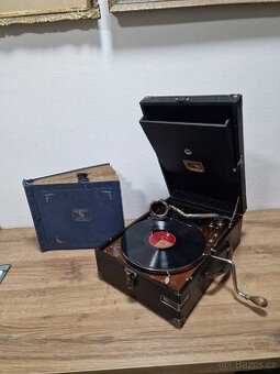 Starožitný gramofon na kliku His Master’s Voice, rok 1931