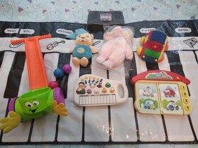 Chicco Fisher Price hračky se zvuky nášlapné piano
