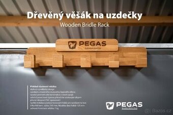 Dřevěný věšák na uzdečky