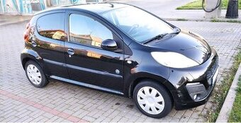 PEUGEOT 107 - najeto poctivých 41.800km r.v.2012
