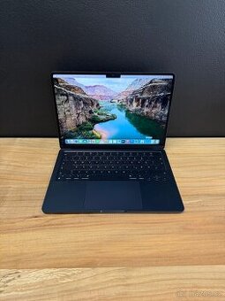 ZÁNOVNÍ APPLE MACBOOK AIR 13” M3/512GB/16GB/BATERIE 100%