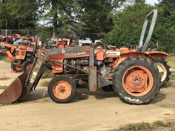 Malotraktor s čelní nakladačem koupím