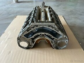 Blok motoru z BMW X5 4.8 IS e53