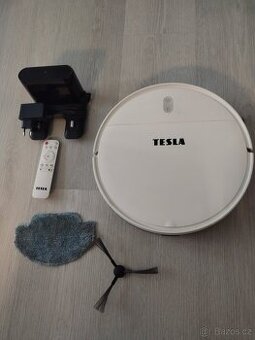 Roboticky vysavac Tesla