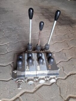 Hydraulický rozdělovač - 1